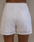 Set dos piezas bermuda camisa hoja rota casual - blanco