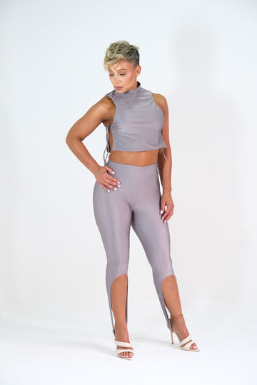 Set Dos Piezas Legis con Estribo Top Abertura Lateral Casual - Gris Plata