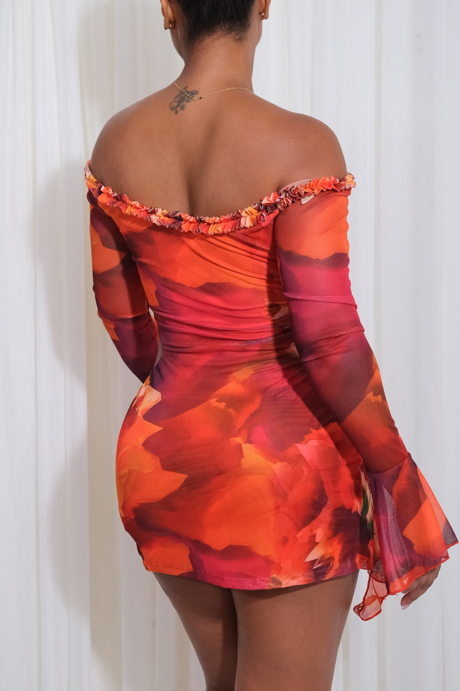 Vestido Mini Marmoleado Cuello Bandeja Corte Cut Out Casual - Naranja