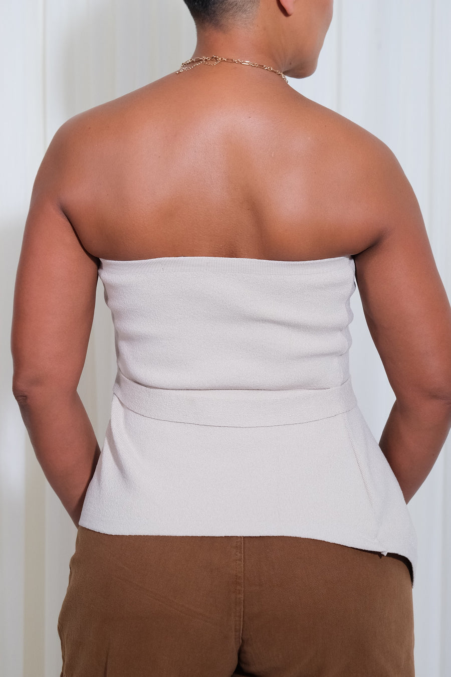 Blusa Estraple Hilo Corte en Cintura Sobre Capa Abertura Lateral Cinturon Casual - Crudo