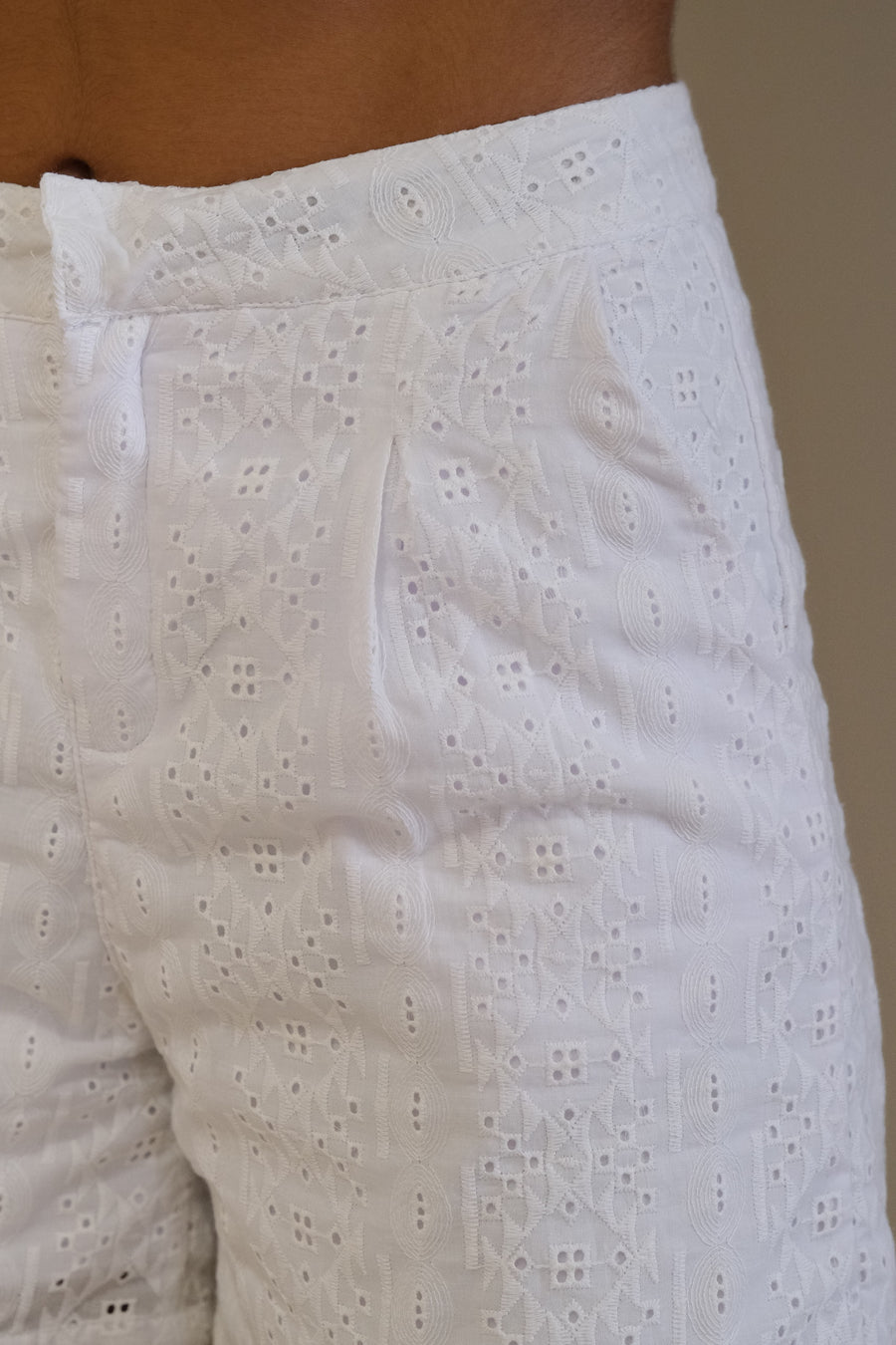 Set dos piezas bermuda camisa hoja rota casual - blanco