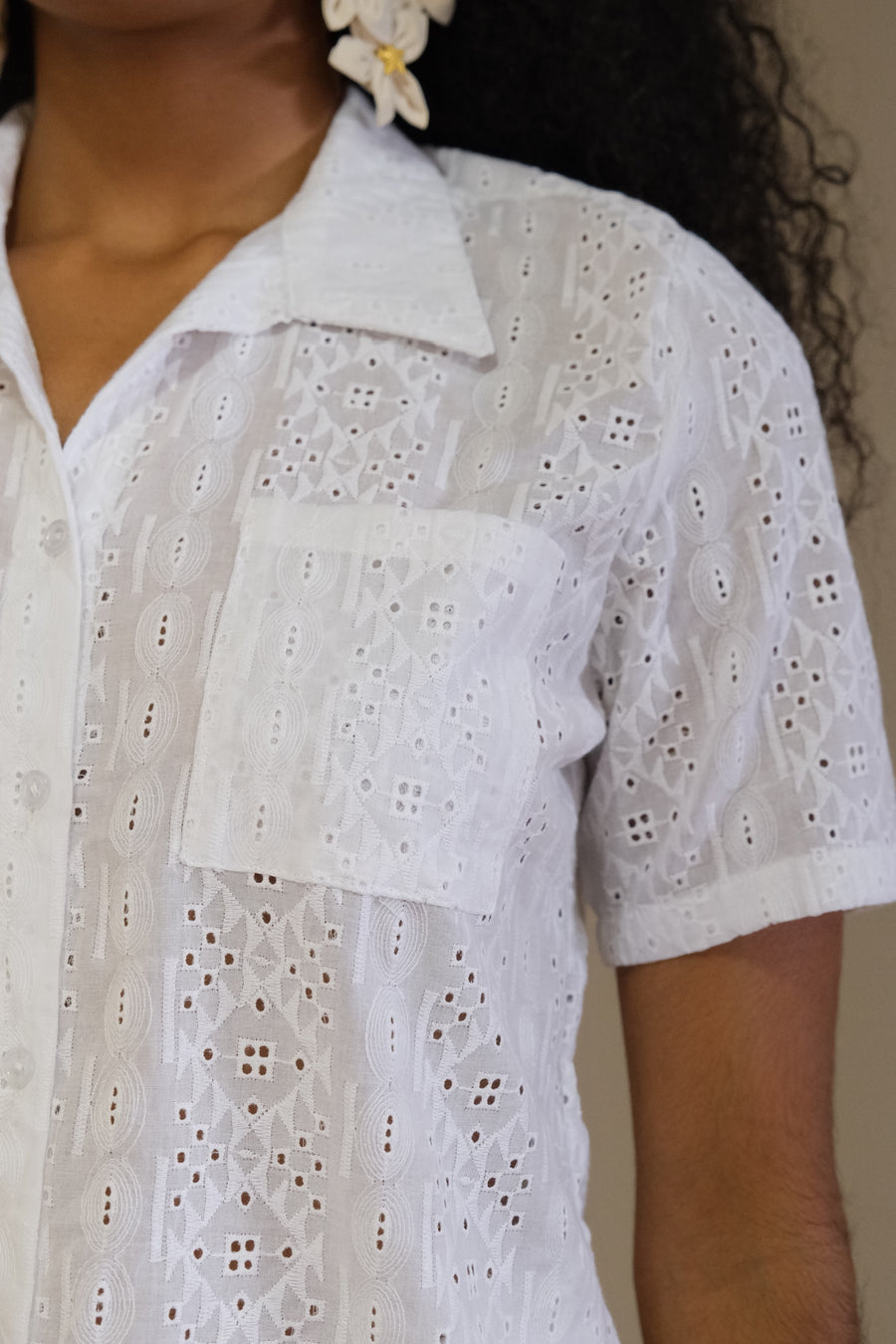 Set dos piezas bermuda camisa hoja rota casual - blanco
