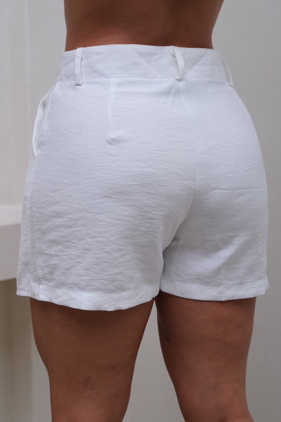 Set Alana falda short camisa blonda manga larga Casual